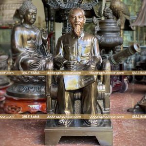 Tượng Bác Hồ Ngồi Đọc Báo Bằng Đồng Cao 1m1