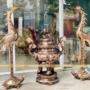 Alternative view of Đỉnh Thờ Mao Rồng 1m5 Bằng Đồng Đỏ – Chạm Rồng Nổi