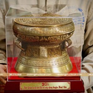 trong dong qua tang luu niem cao cap phuc loc an 311 2