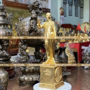 Tượng Bác Hồ chào cao 68cm bằng đồng mạ vàng 24k
