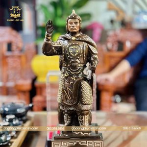 Tượng vua Quang Trung bằng đồng khảm tam khí