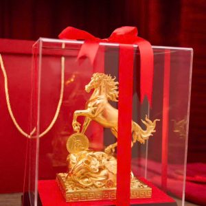 Alternative view of TƯỢNG NGỰA DÁT VÀNG – BIỂU TƯỢNG MÃNH LỰC & THÀNH CÔNG