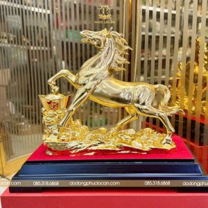 tuong ngua dat vang tai loc tang sep tet binh ngo 2026 557 3